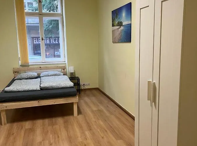 Batorego Lovely Rooms